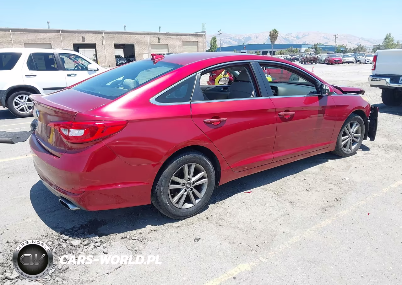 2015 Hyundai Sonata Se VIN:5NPE24AF2FH168180 - 4