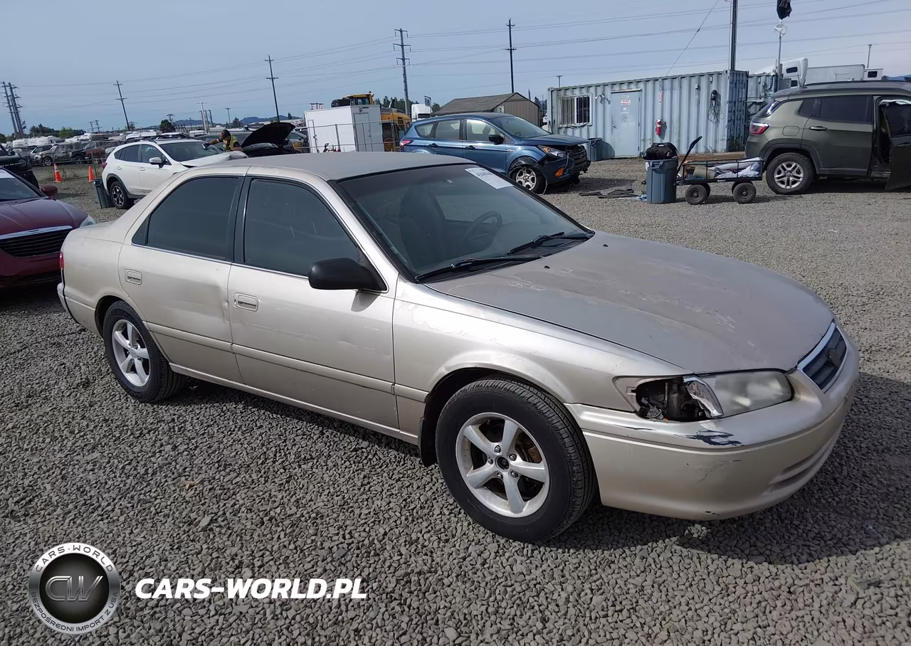 2000 Toyota Camry Le – zdjęcie 1 z 16