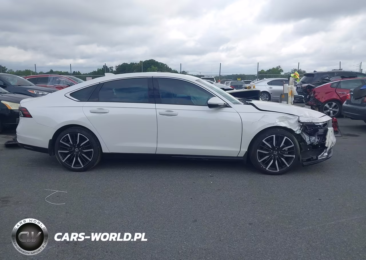 2025 Honda Accord Hybrid Touring VIN:1HGCY2F89SA032250 - 13