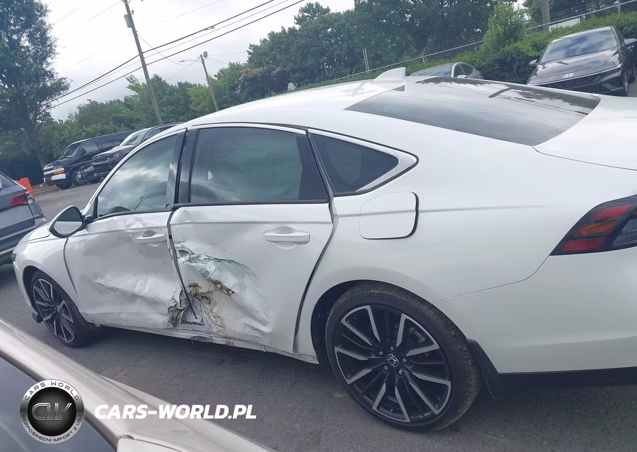 2025 Honda Accord Hybrid Touring VIN:1HGCY2F89SA032250 - 14