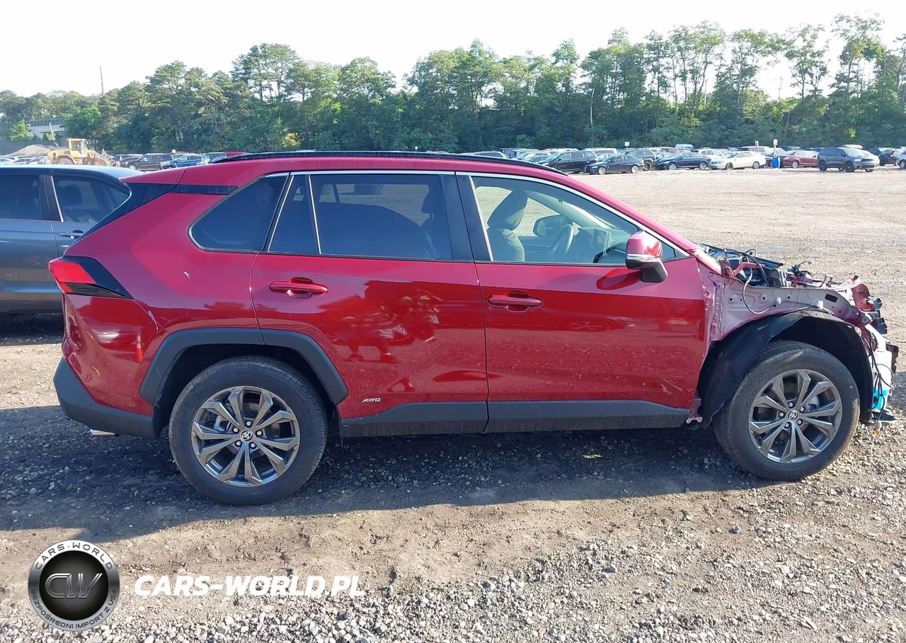 2025 Toyota Rav4 Xle VIN:JTMRWRFV2SD315410 - 13