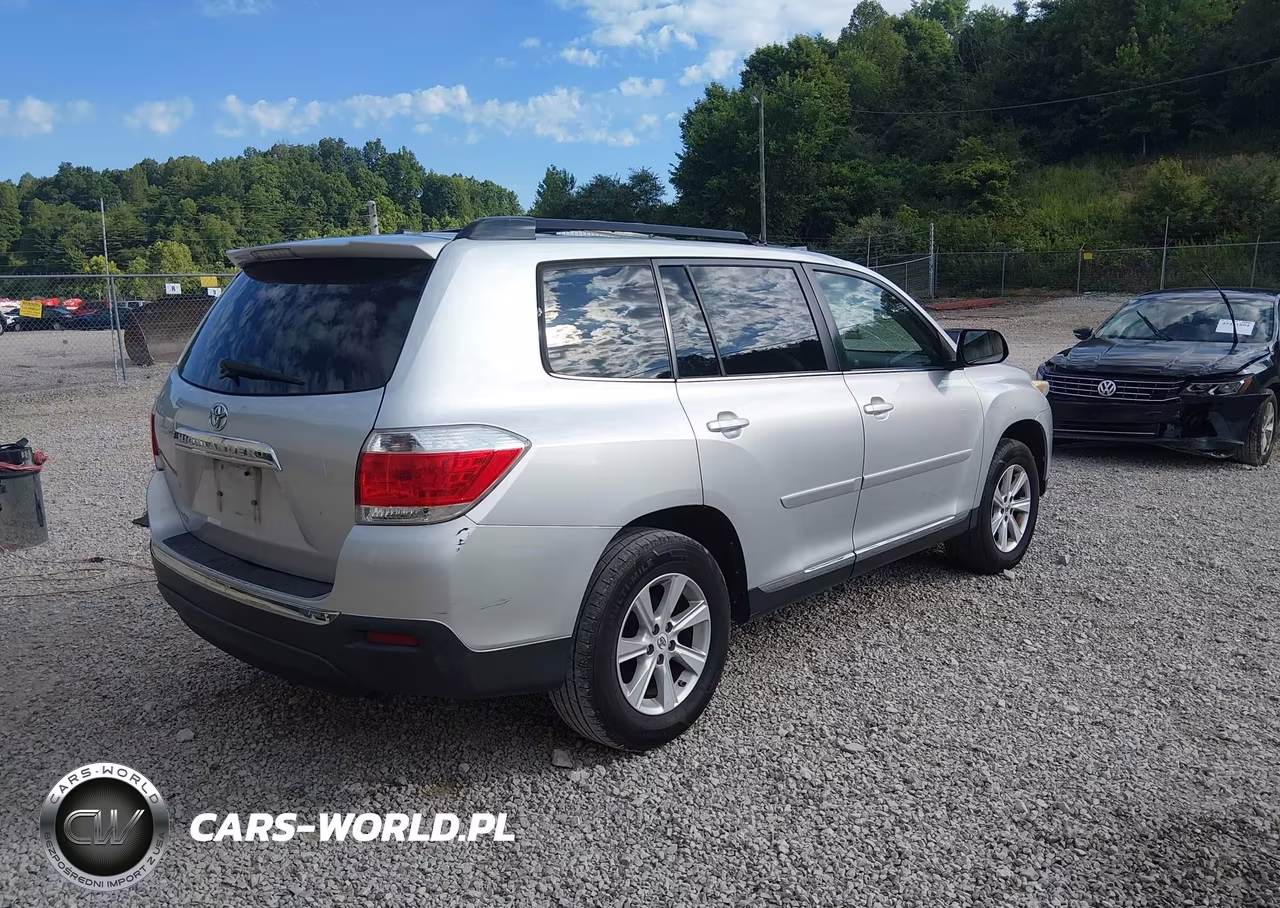 2011 Toyota Highlander Se V6 VIN:5TDZK3EH3BS046746 - 4