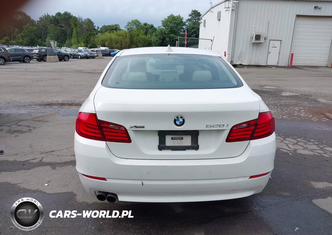 2013 BMW 528I xDrive VIN:WBAXH5C56DD107299 - 16