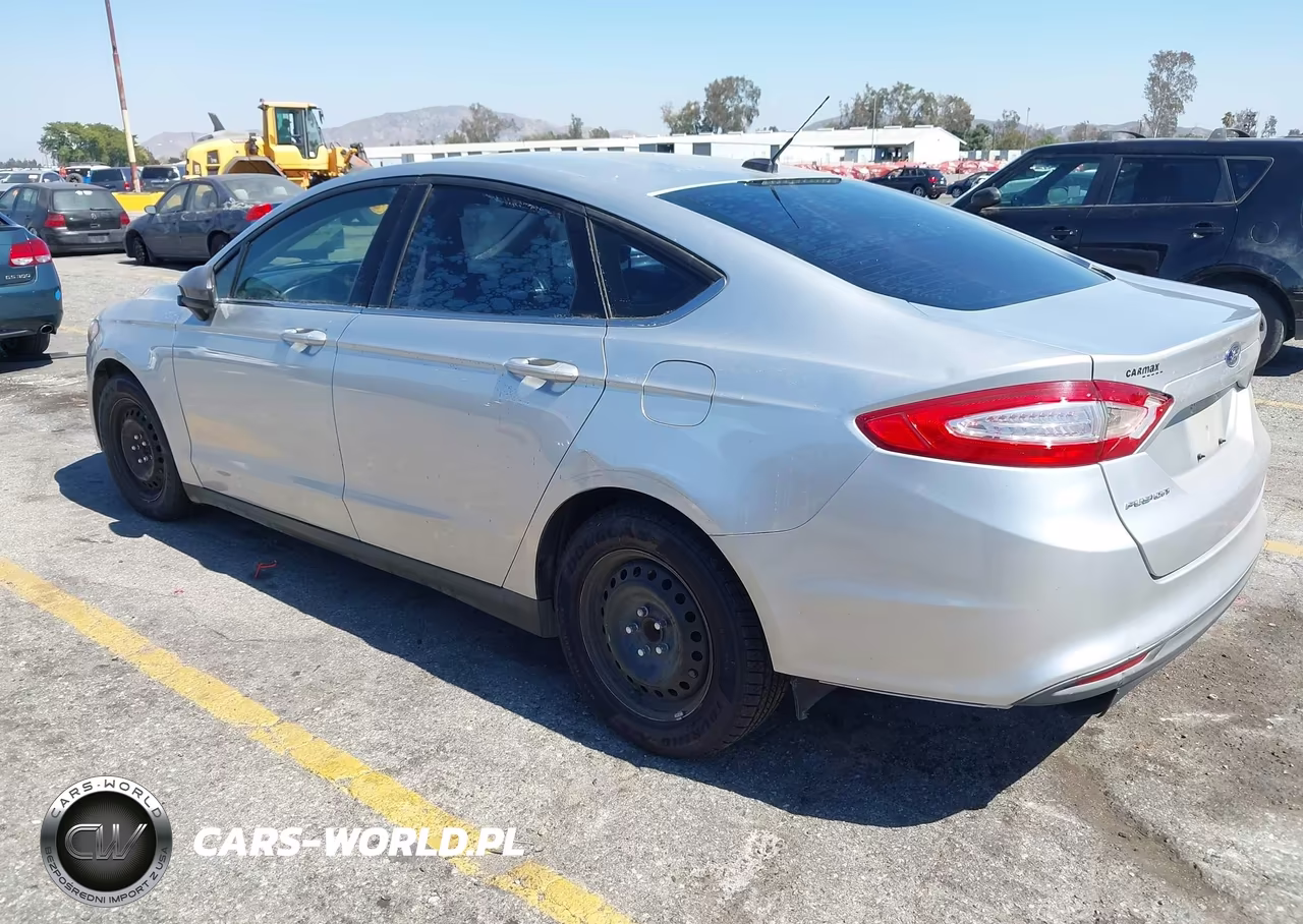 2013 Ford Fusion S VIN:3FA6P0G79DR237820 - 3