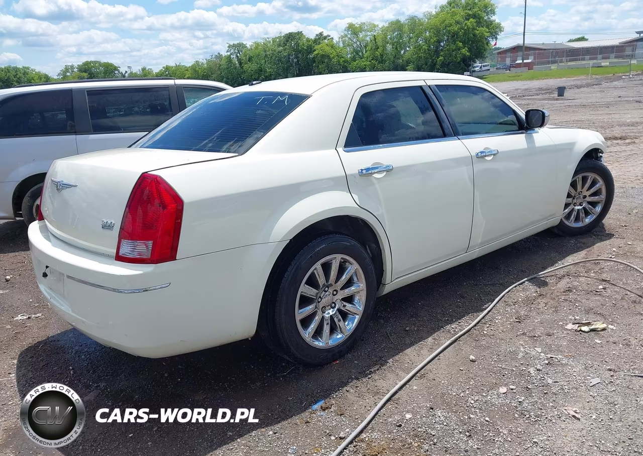 2007 Chrysler 300 Touring VIN:2C3KA53G07H828622 - 4