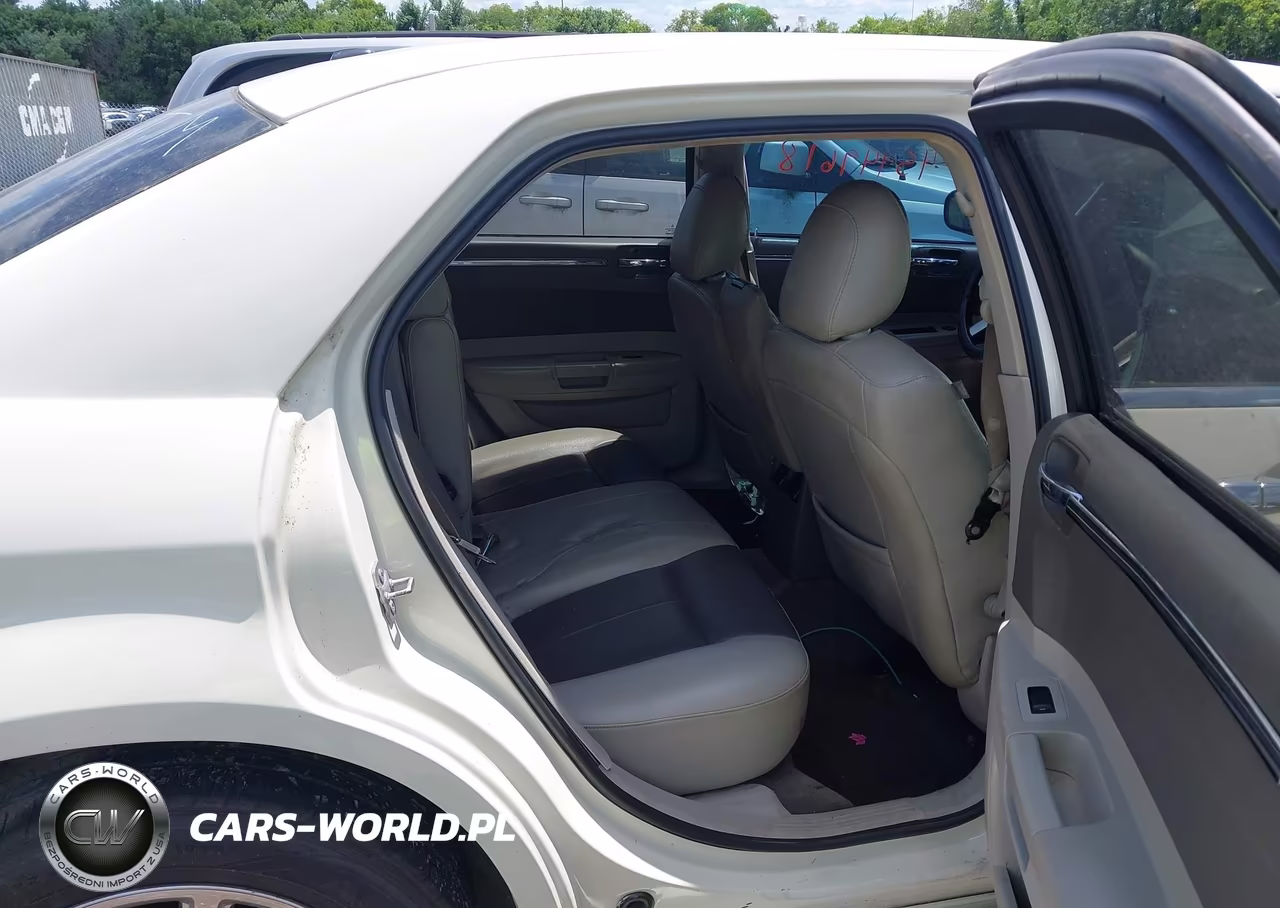 2007 Chrysler 300 Touring VIN:2C3KA53G07H828622 - 8