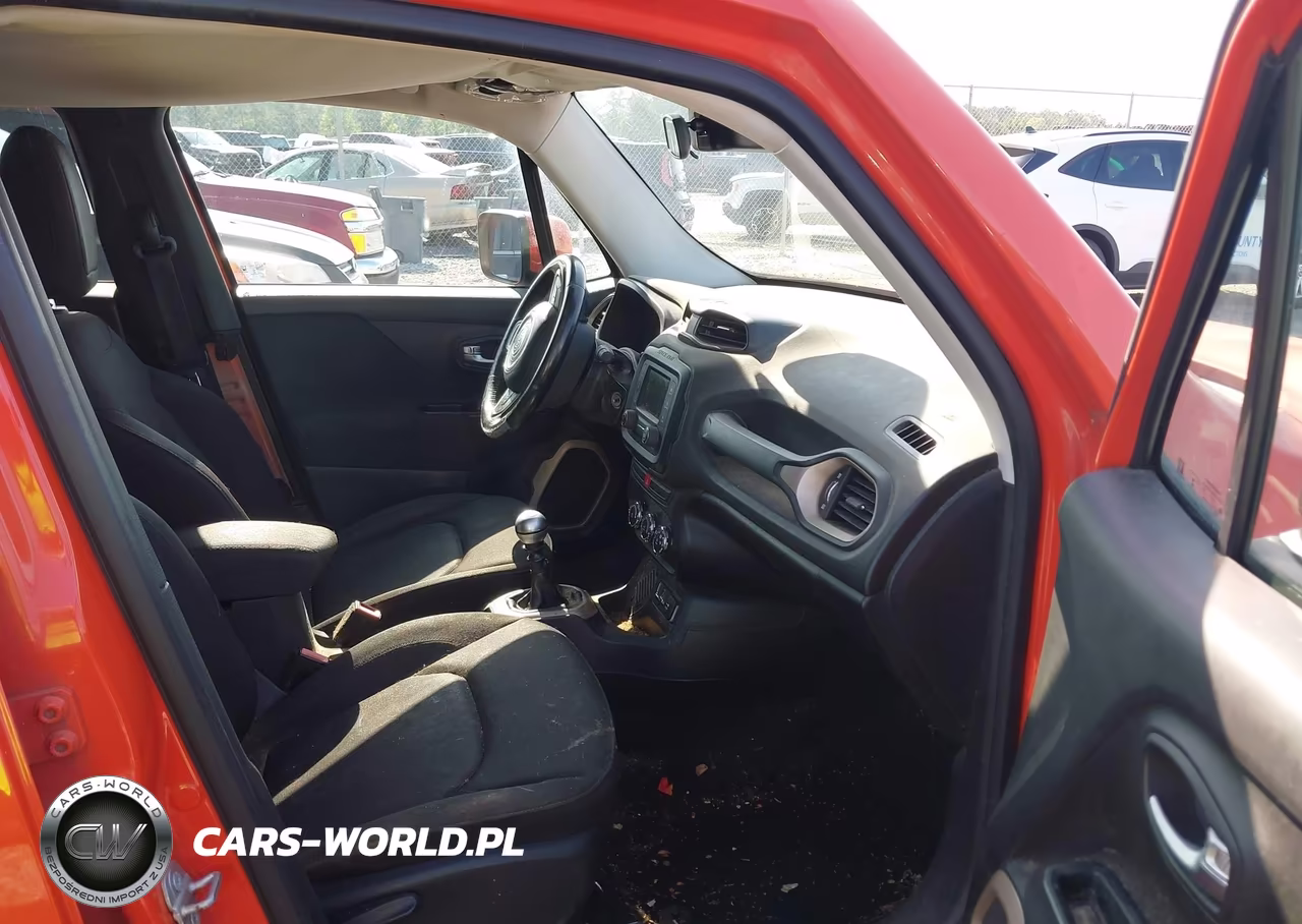 2015 Jeep Renegade Latitude VIN:ZACCJABH2FPC11884 - 5