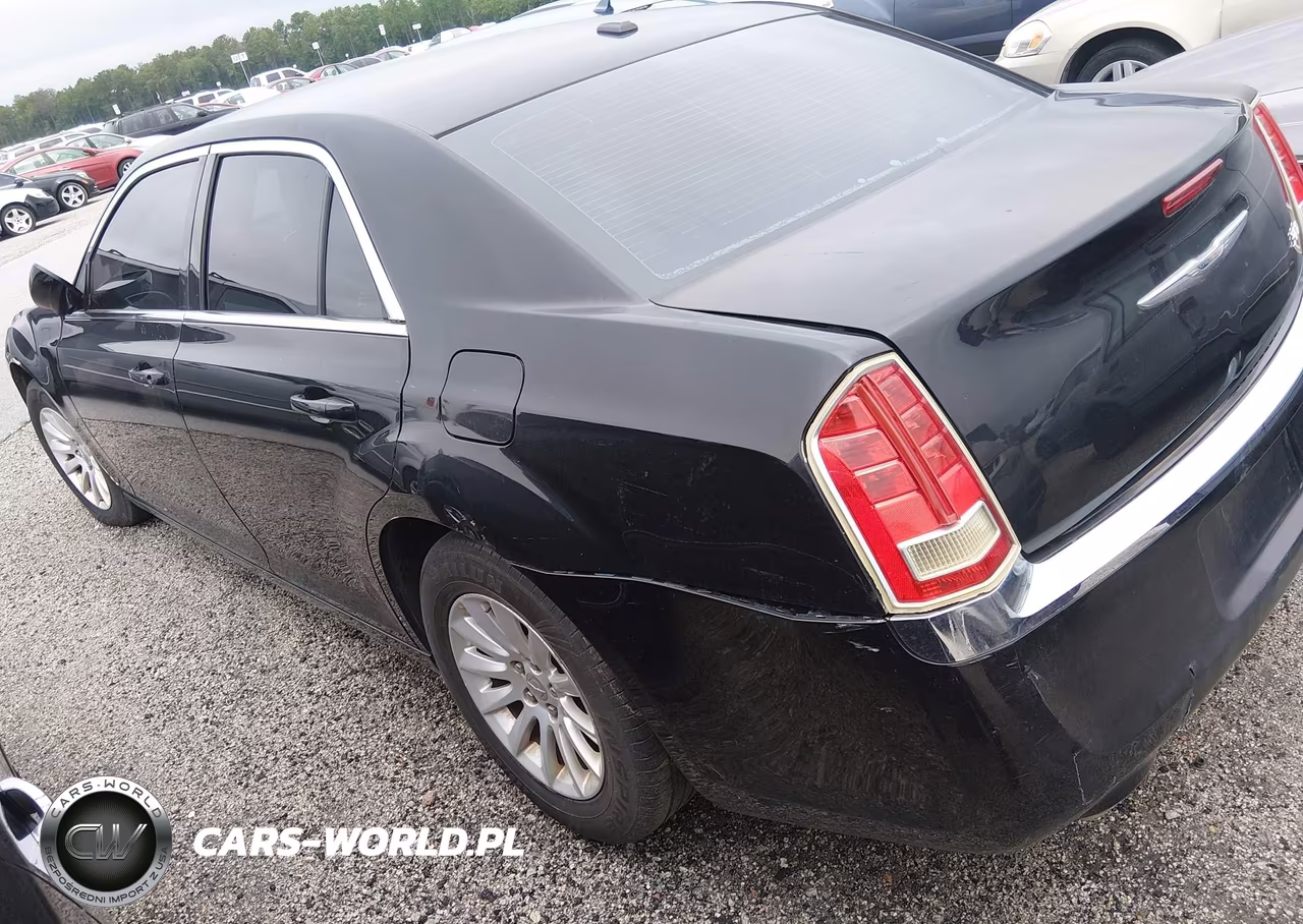 2014 Chrysler 300 VIN:2C3CCAAG4EH354665 - 3