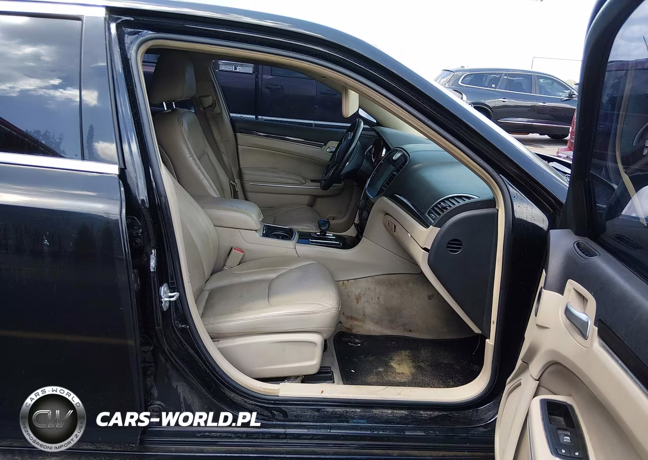 2014 Chrysler 300 VIN:2C3CCAAG4EH354665 - 5