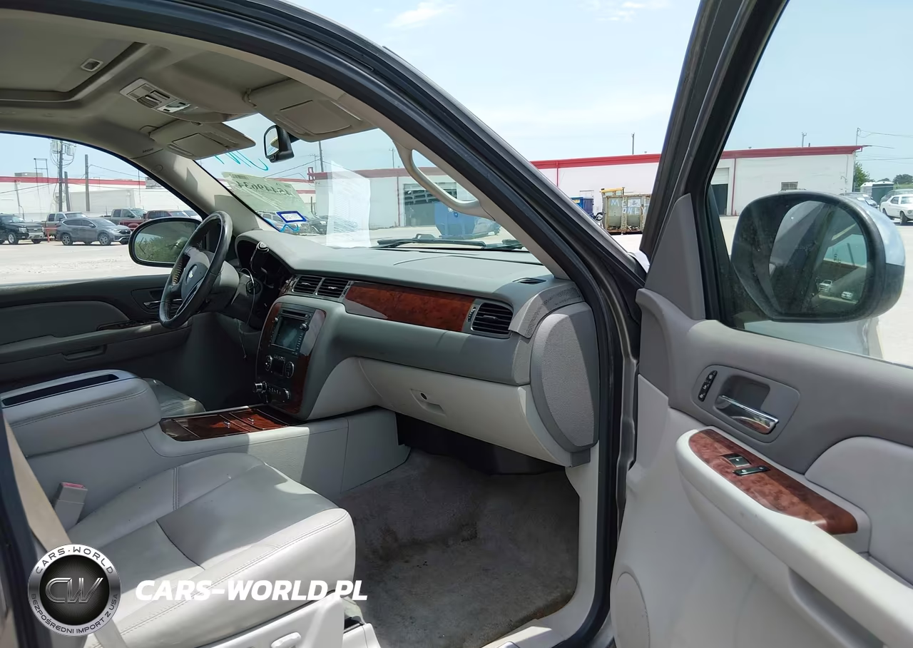 2009 Chevrolet Tahoe Ltz VIN:1GNFC33089R172890 - 5