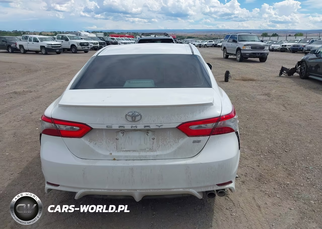 2018 Toyota Camry Se VIN:4T1B11HKXJU060309 - 16