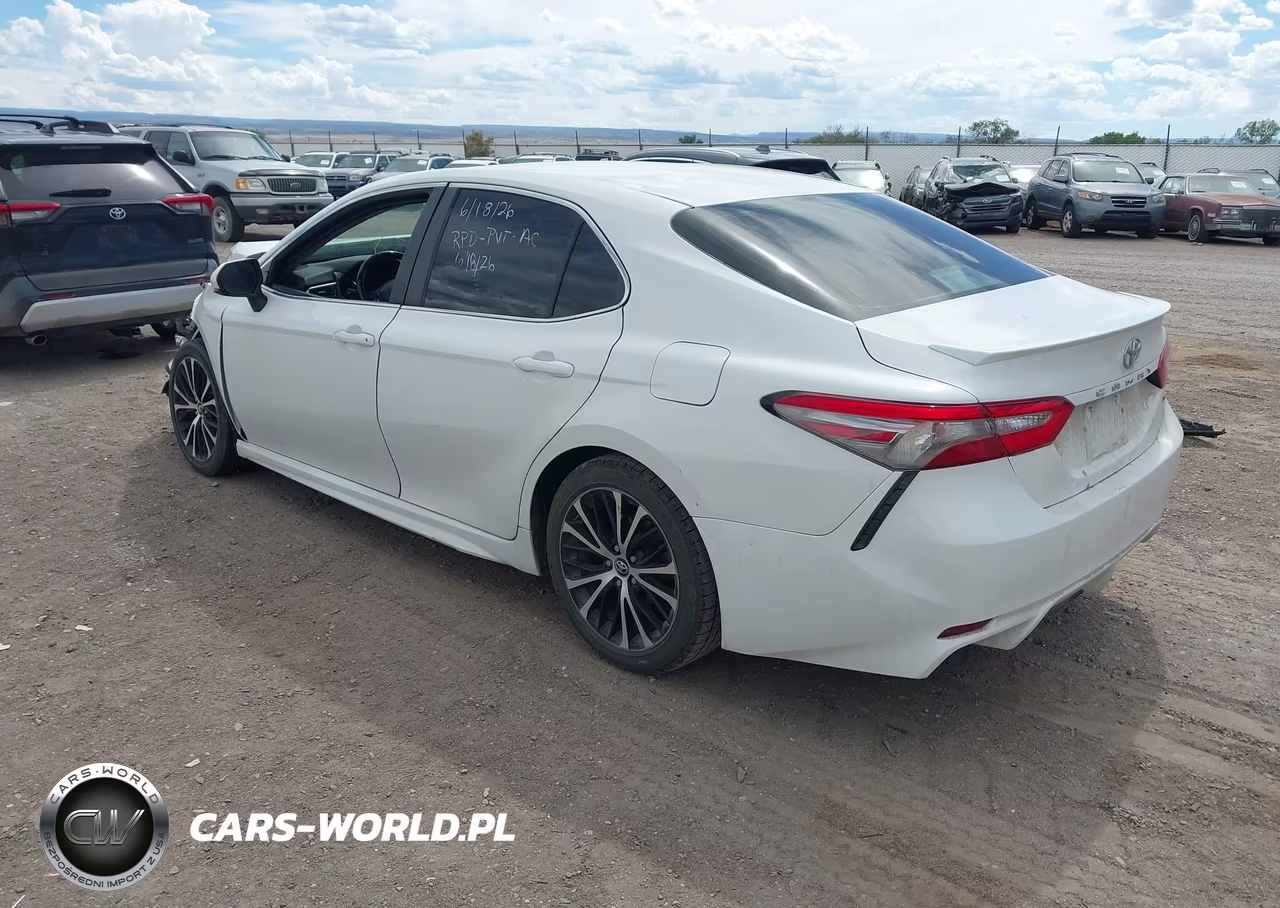 2018 Toyota Camry Se VIN:4T1B11HKXJU060309 - 3