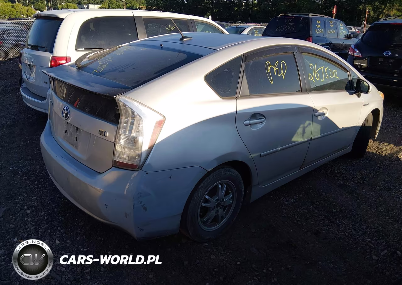 2011 Toyota Prius Two VIN:JTDKN3DU9B5325485 - 4