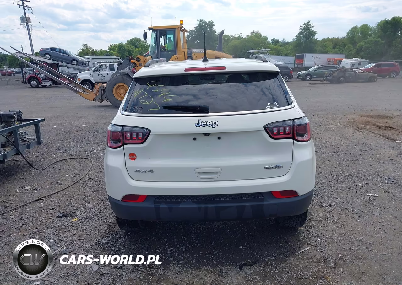 2019 Jeep Compass Latitude 4X4 VIN:3C4NJDBB7KT630855 - 16