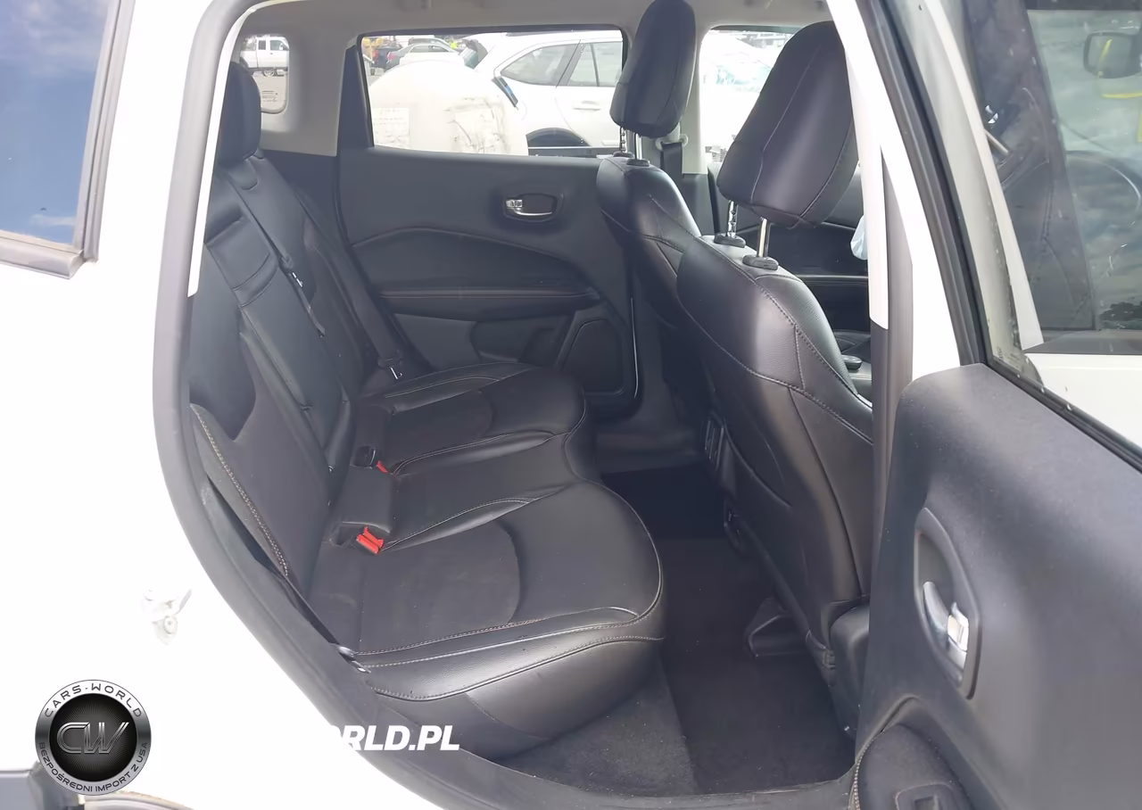 2019 Jeep Compass Latitude 4X4 VIN:3C4NJDBB7KT630855 - 8