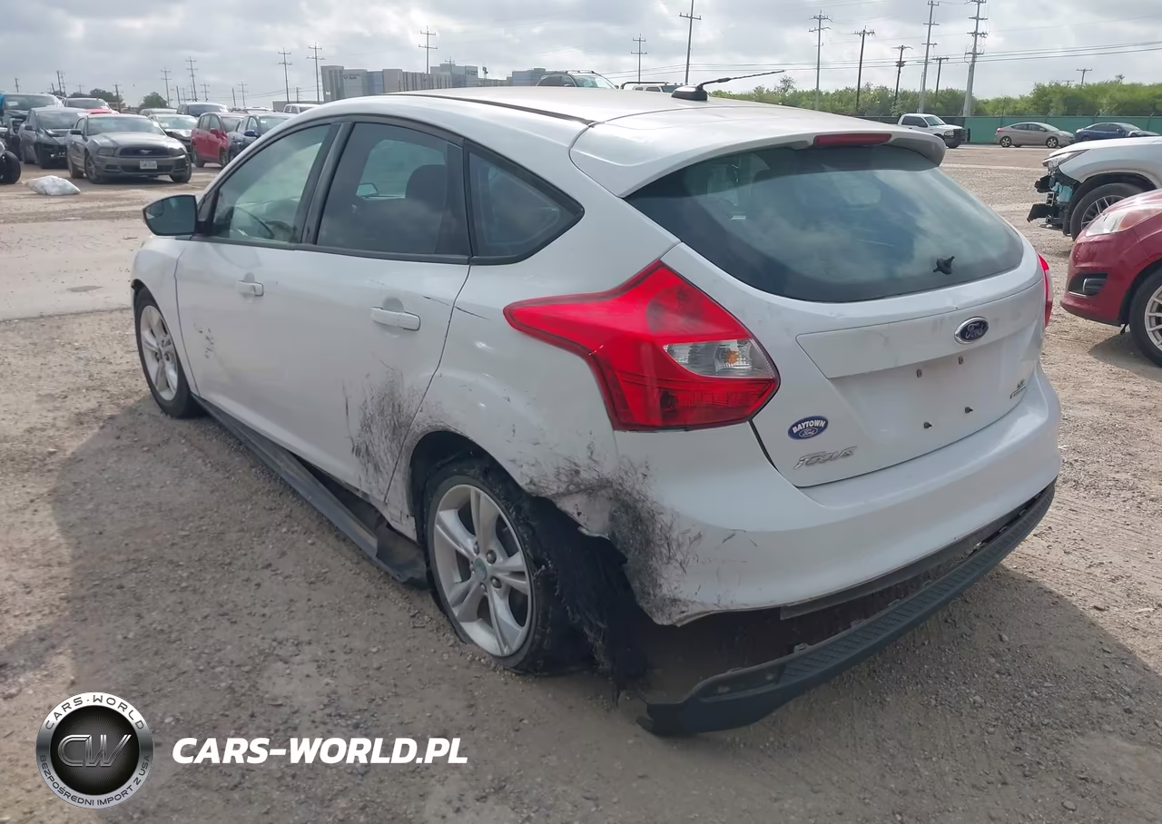 2014 Ford Focus Se VIN:1FADP3K27EL130169 - 3