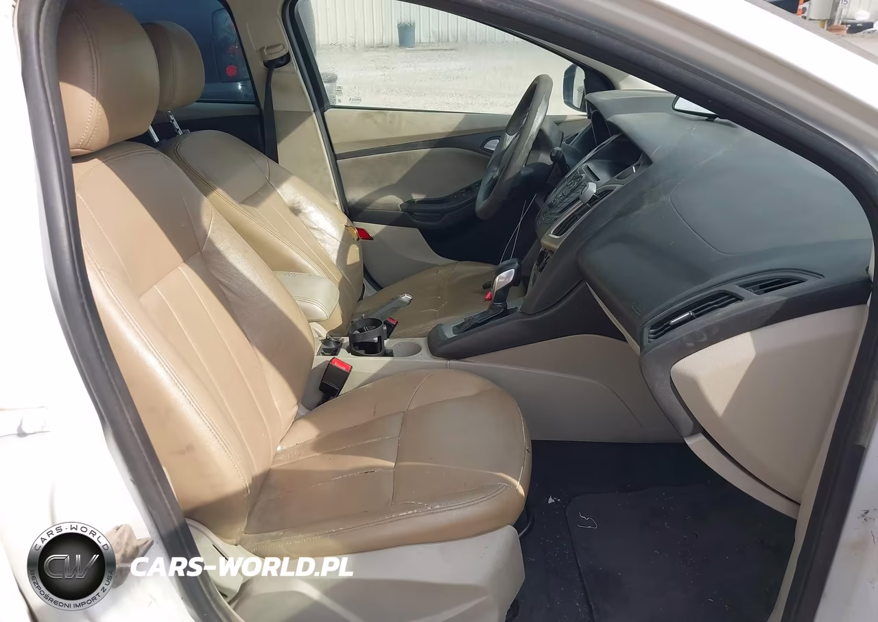 2014 Ford Focus Se VIN:1FADP3K27EL130169 - 5