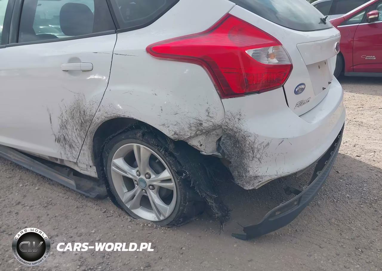 2014 Ford Focus Se VIN:1FADP3K27EL130169 - 6