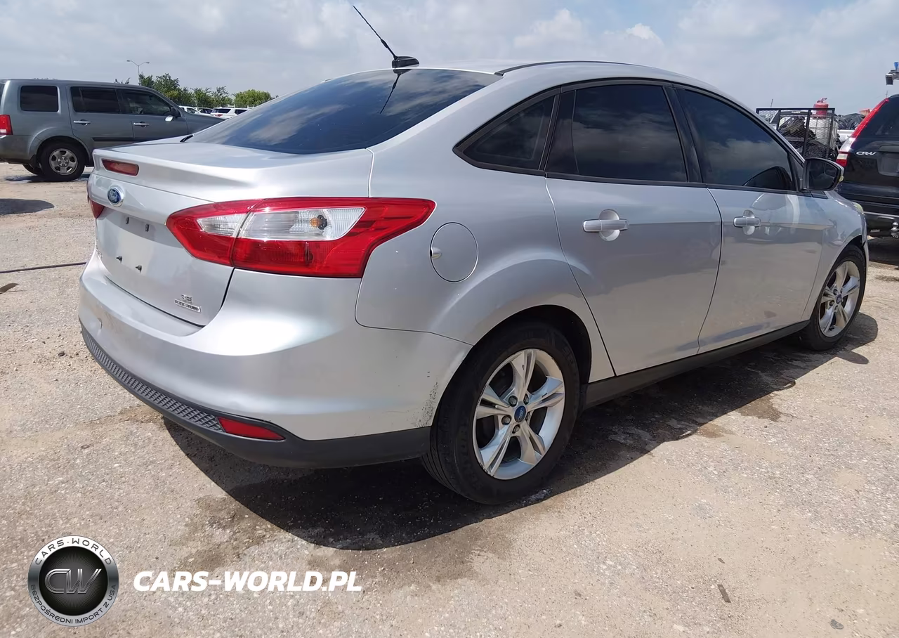 2013 Ford Focus Se VIN:1FADP3F23DL133059 - 4