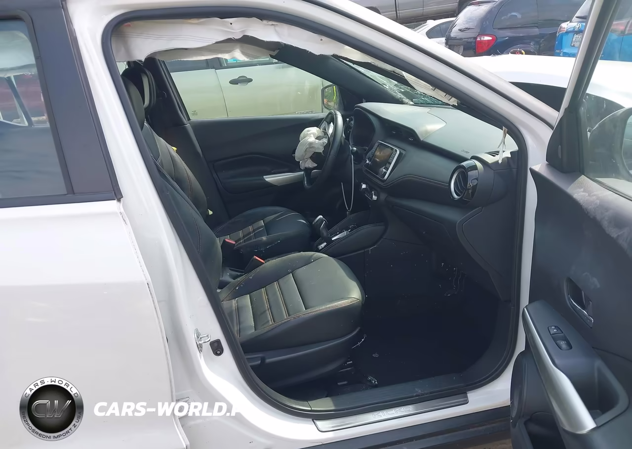 2019 Nissan Kicks Sr VIN:3N1CP5CUXKL492176 - 5
