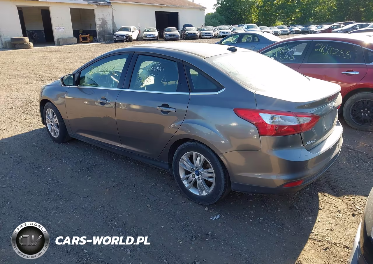 2012 Ford Focus Sel VIN:1FAHP3H29CL397559 - 3