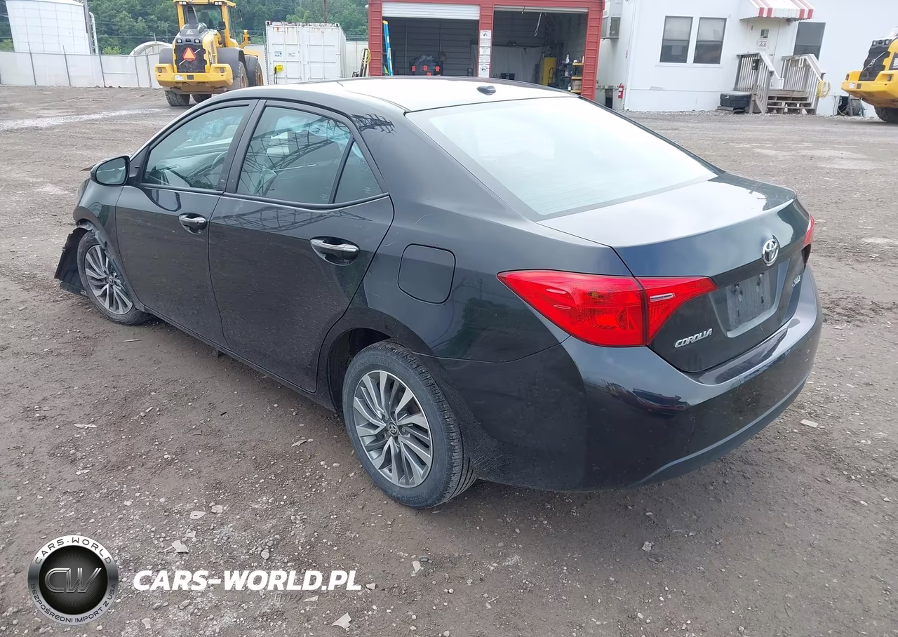 2018 Toyota Corolla Xle VIN:2T1BURHE2JC017181 - 3