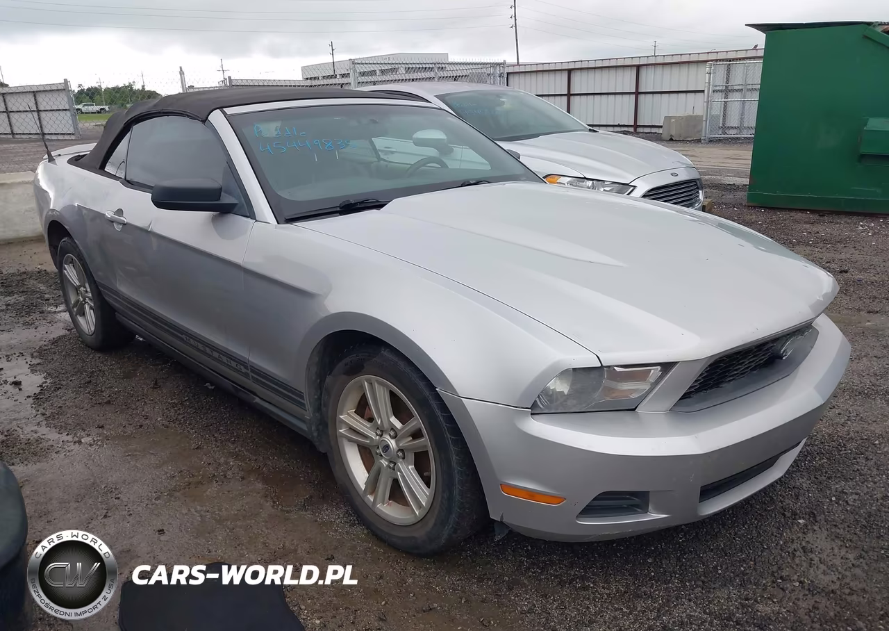 2010 Ford Mustang V6-V6 Premium