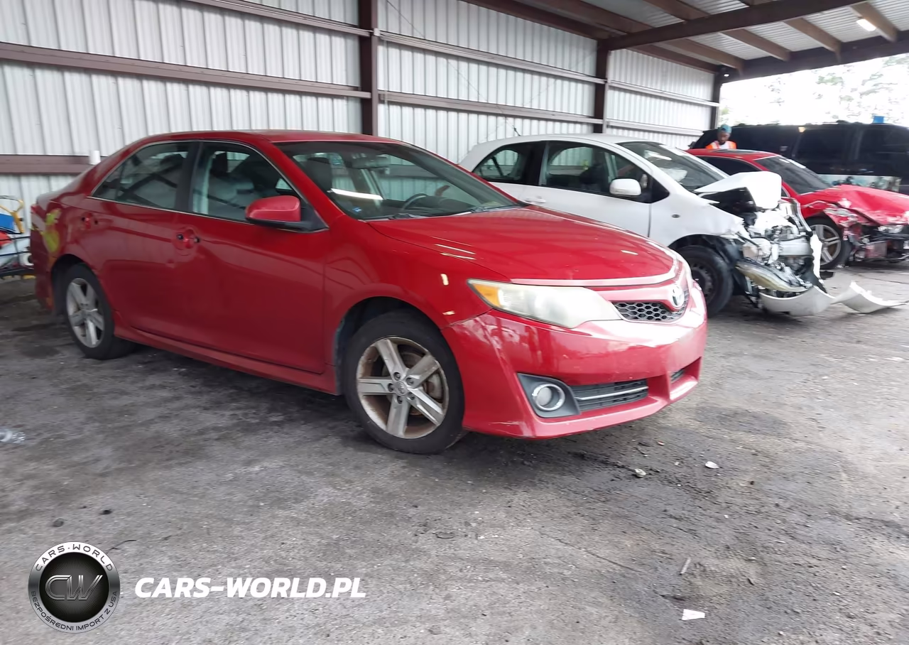2014 Toyota Camry Se – zdjęcie 1 z 16