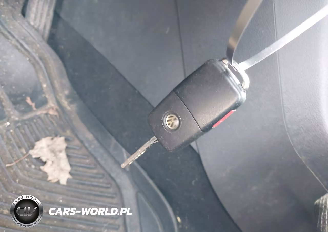 2012 Volkswagen Tiguan S VIN:WVGAV7AX7CW526973 - 11