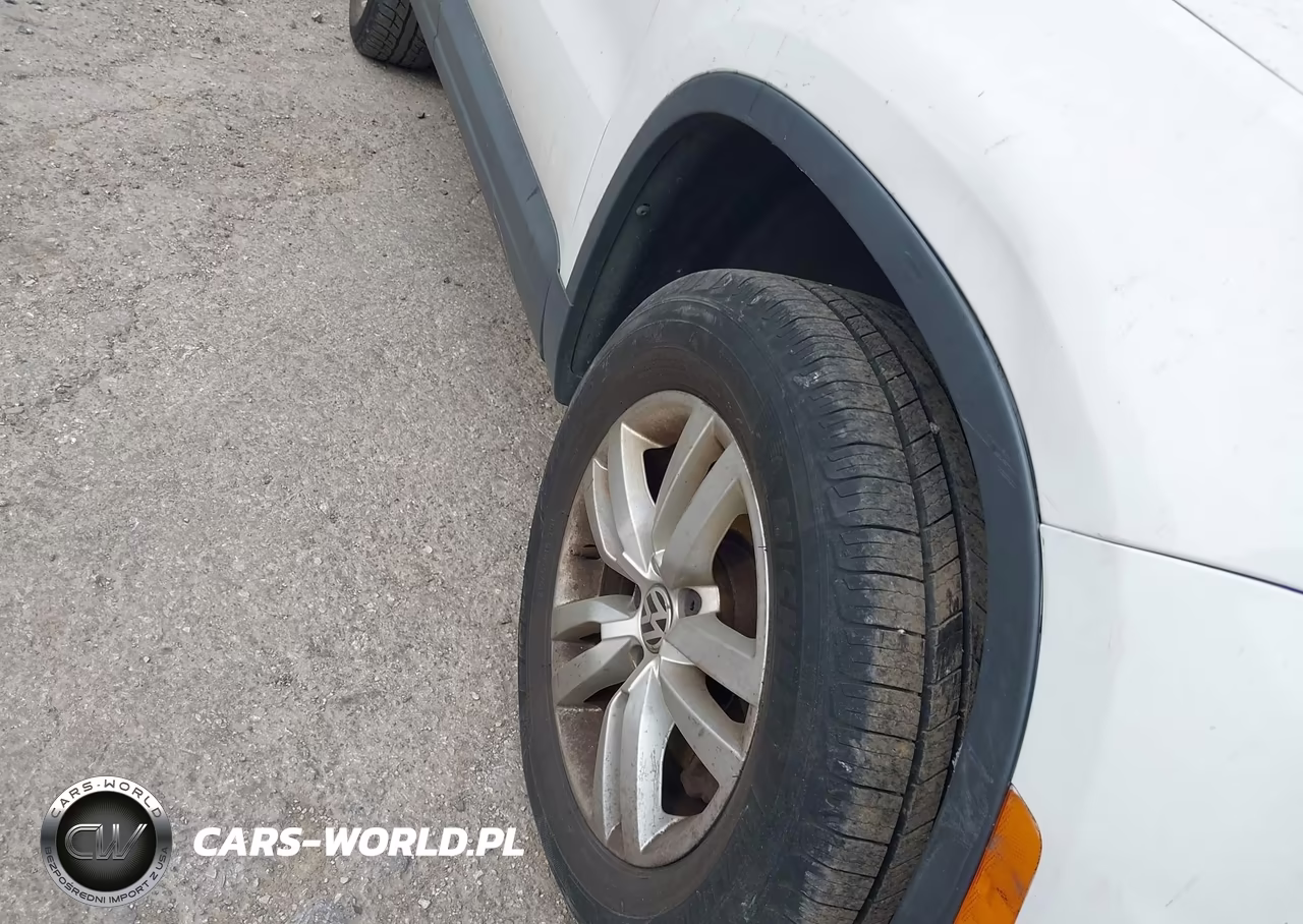 2012 Volkswagen Tiguan S VIN:WVGAV7AX7CW526973 - 12