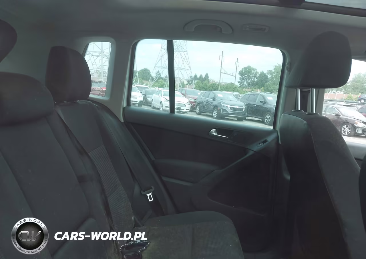 2012 Volkswagen Tiguan S VIN:WVGAV7AX7CW526973 - 8