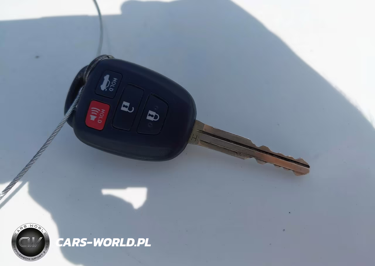 2015 Toyota Corolla Le Plus VIN:5YFBURHE5FP356329 - 11