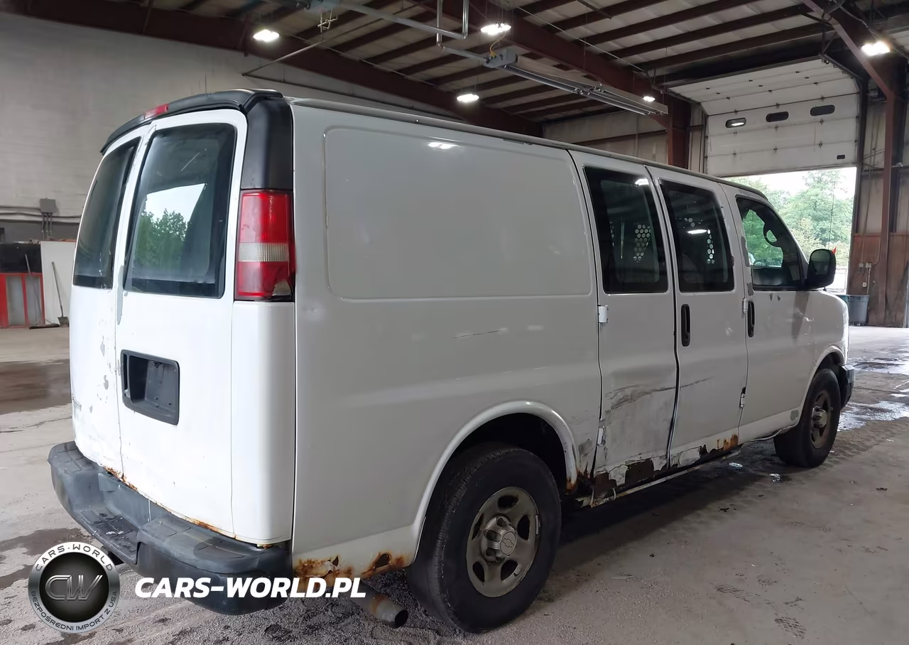 2007 Chevrolet Express Work Van VIN:1GCFG15X871143297 - 4