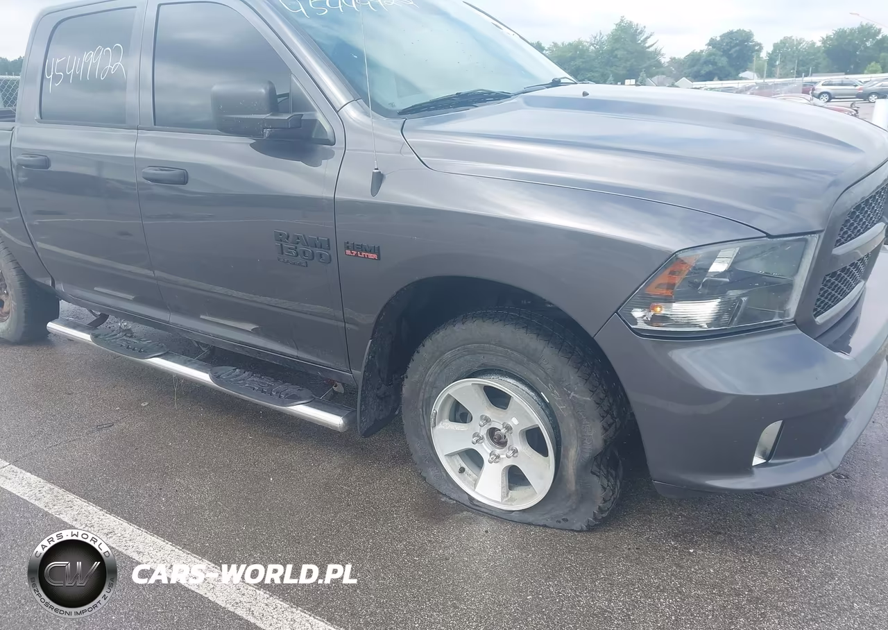 2019 Ram 1500 Classic Express 4X4 5'7 Box VIN:1C6RR7KT9KS502579 - 17