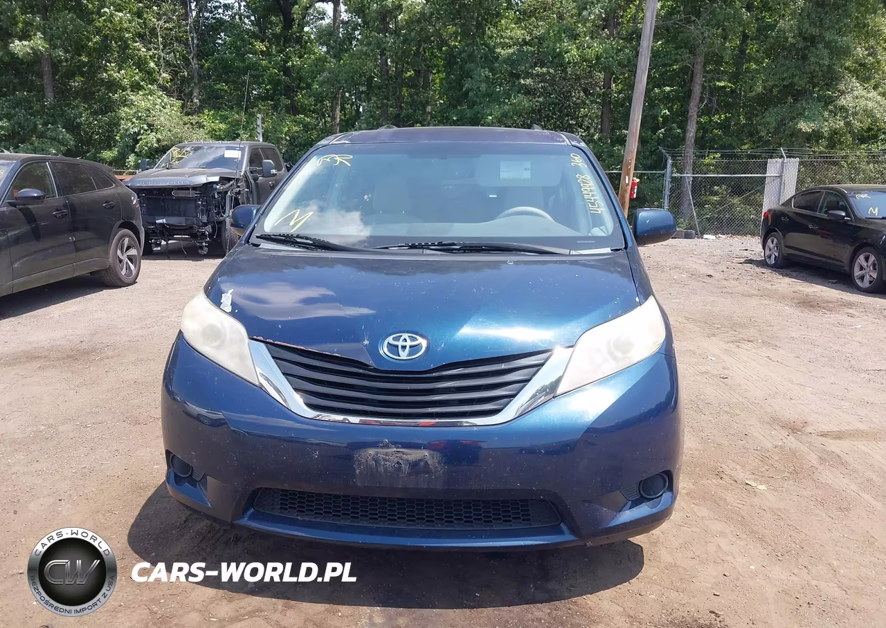 2011 Toyota Sienna Le V6 VIN:5TDKK3DC7BS123870 - 12