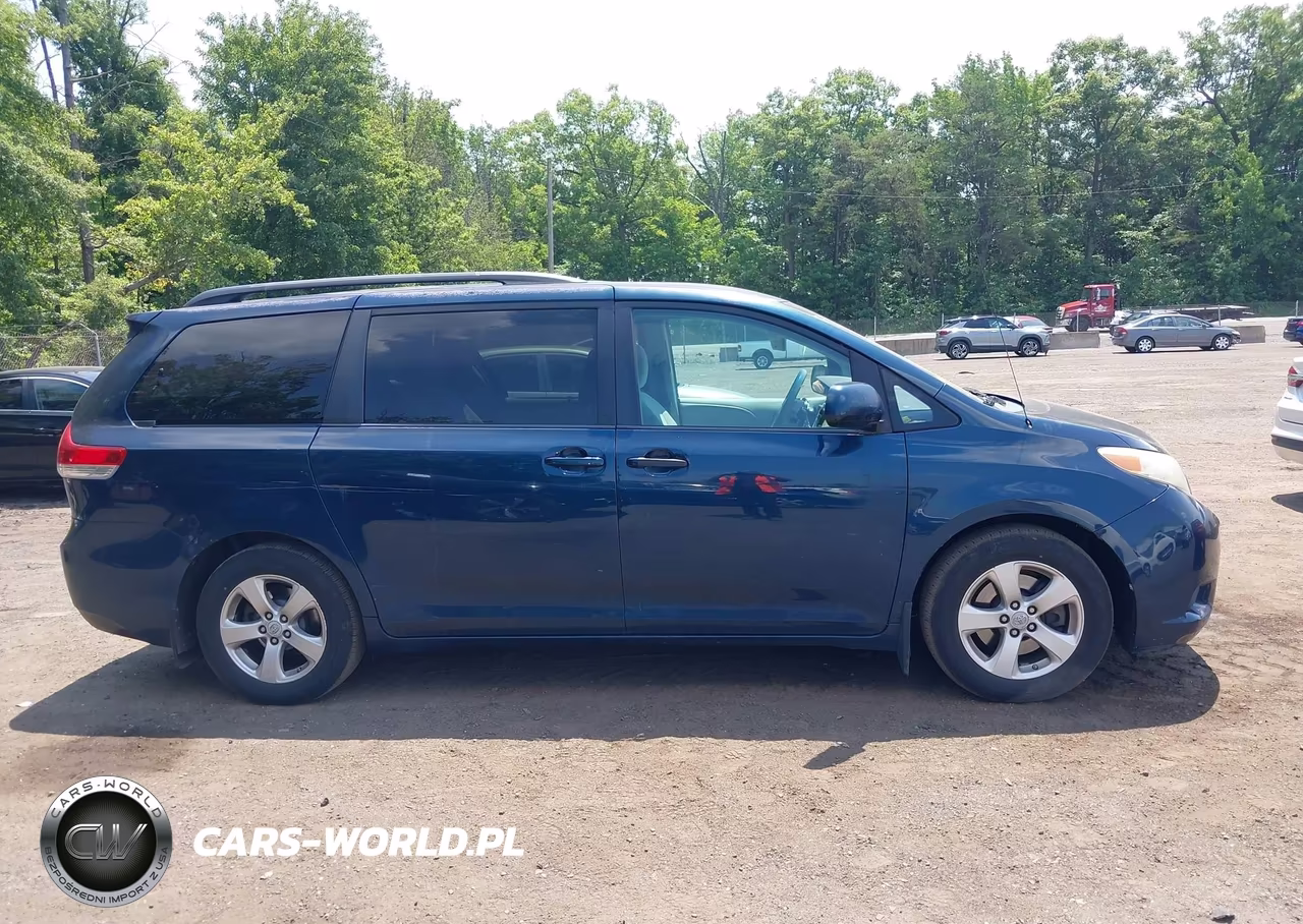 2011 Toyota Sienna Le V6 VIN:5TDKK3DC7BS123870 - 13
