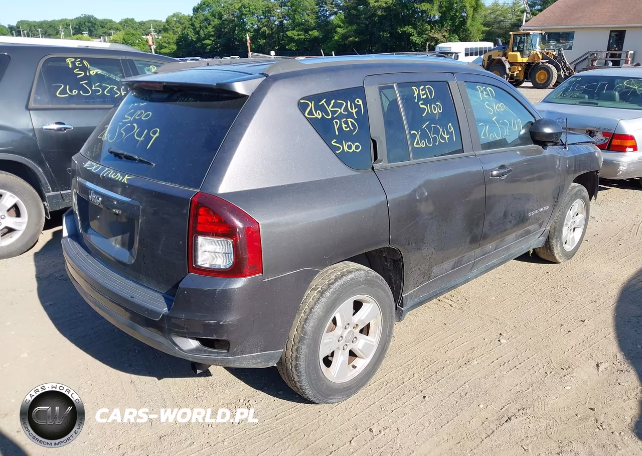 2015 Jeep Compass Sport VIN:1C4NJCBA4FD219135 - 4
