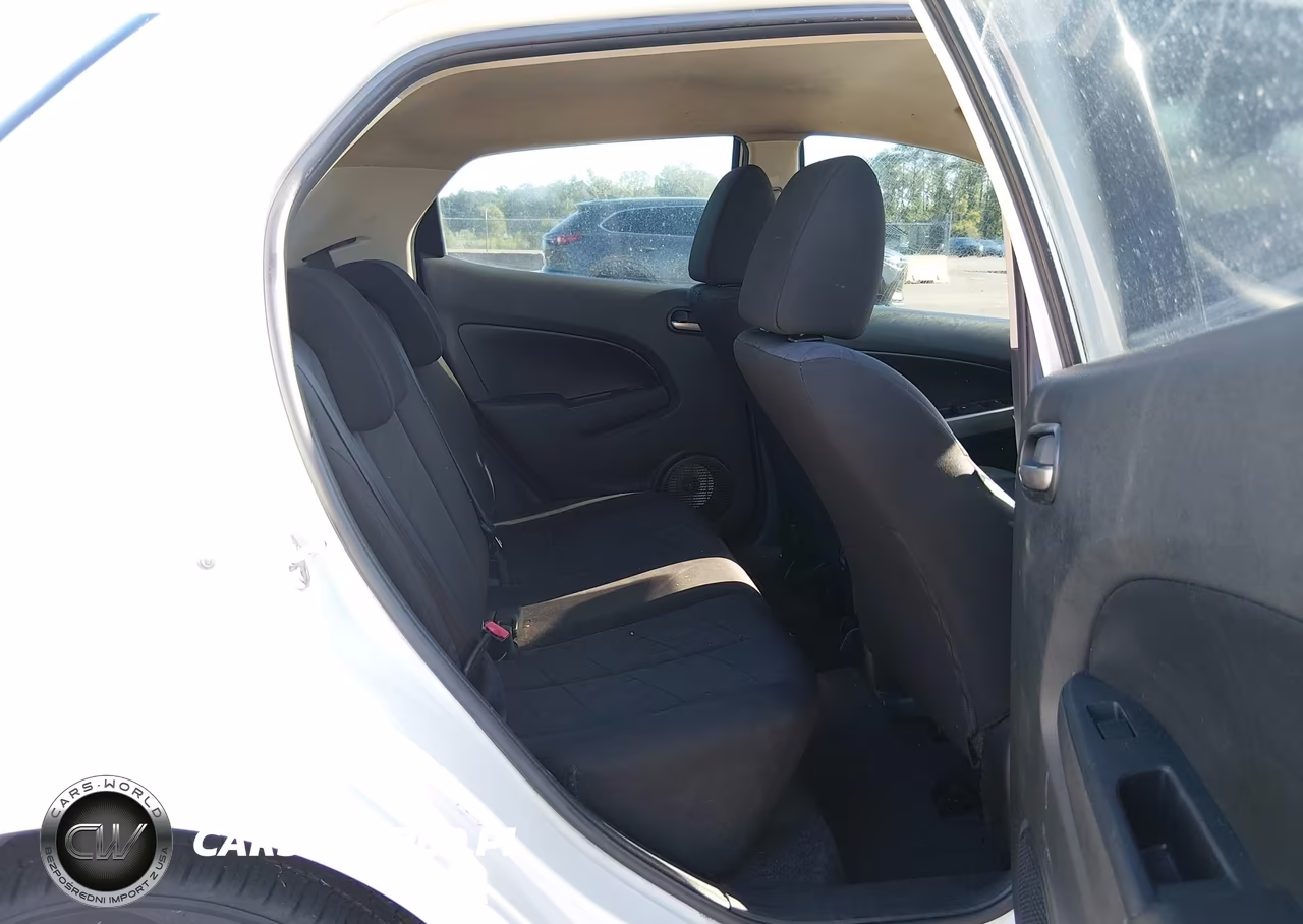 2011 Mazda Mazda2 Sport VIN:JM1DE1HY6B0126210 - 8