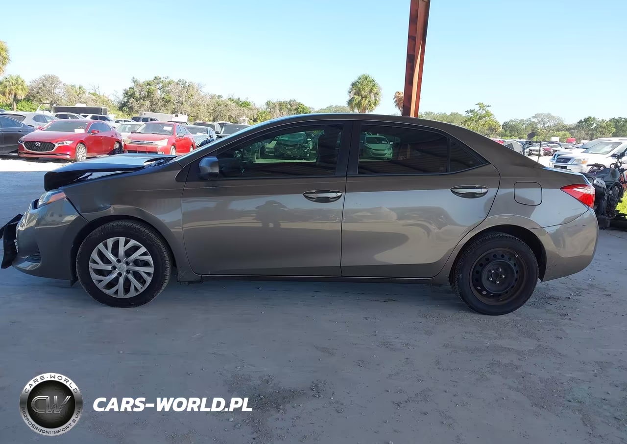 2019 Toyota Corolla Le VIN:5YFBURHE4KP944488 - 14
