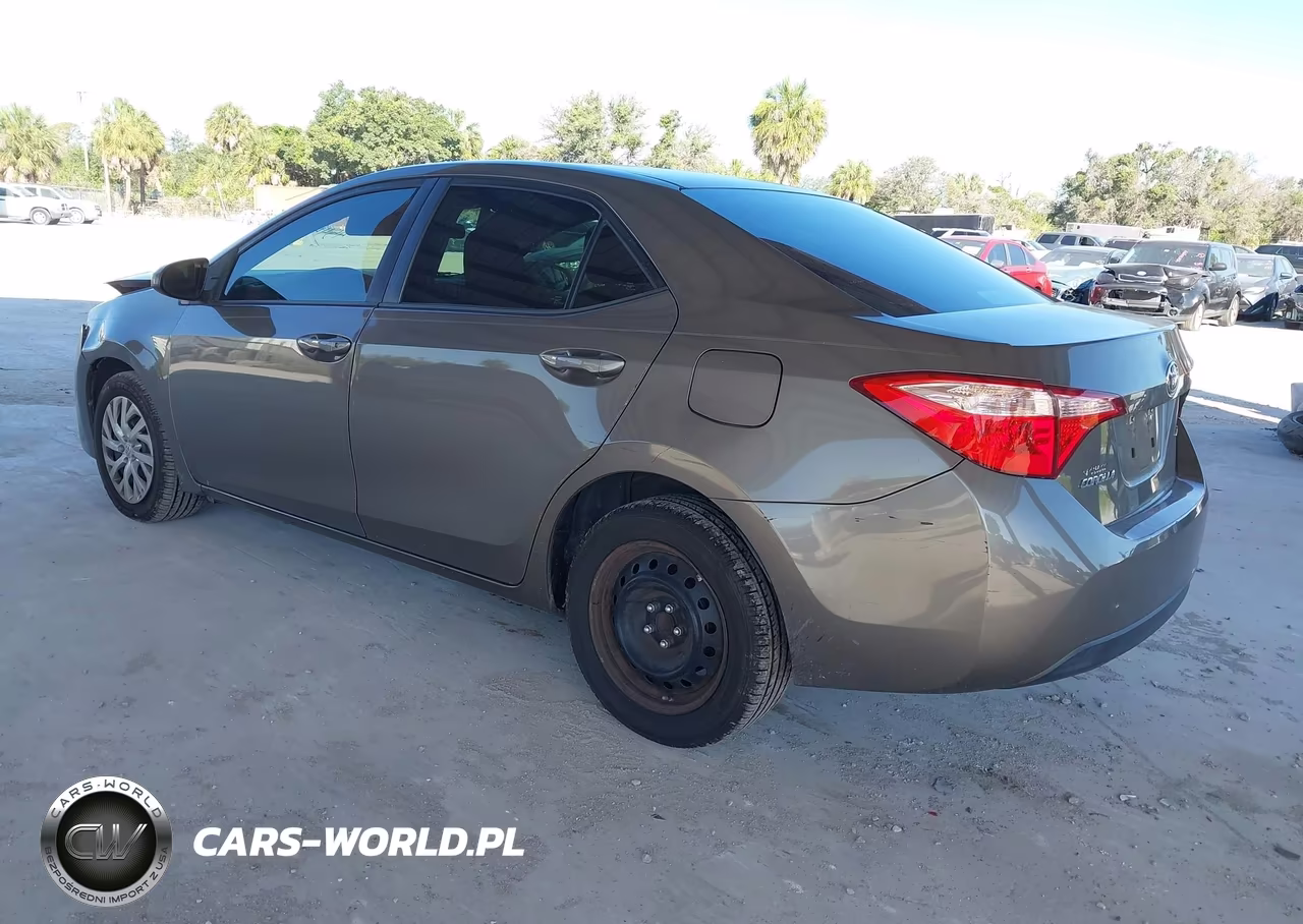 2019 Toyota Corolla Le VIN:5YFBURHE4KP944488 - 3