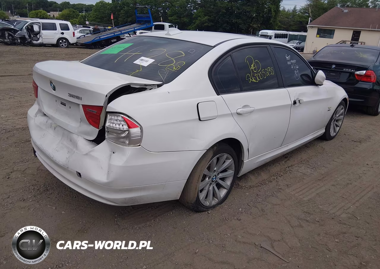 2011 BMW 328I xDrive VIN:WBAPK7C5XBA971879 - 4