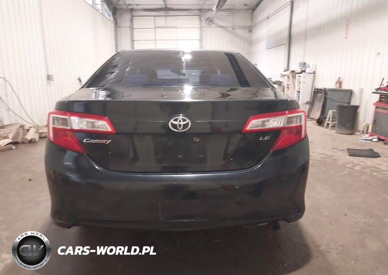 2014 Toyota Camry Le VIN:4T1BF1FKXEU428093 - 17