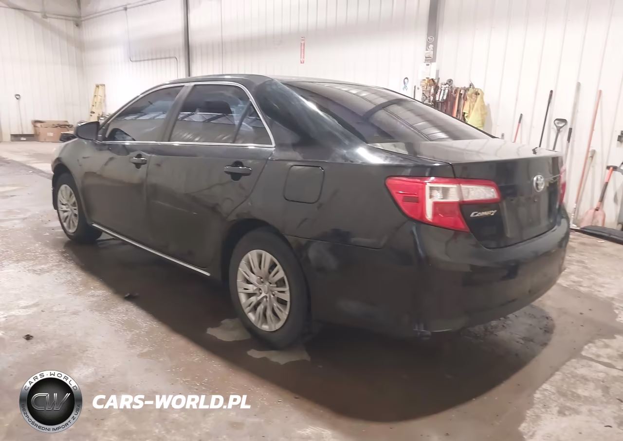 2014 Toyota Camry Le VIN:4T1BF1FKXEU428093 - 3
