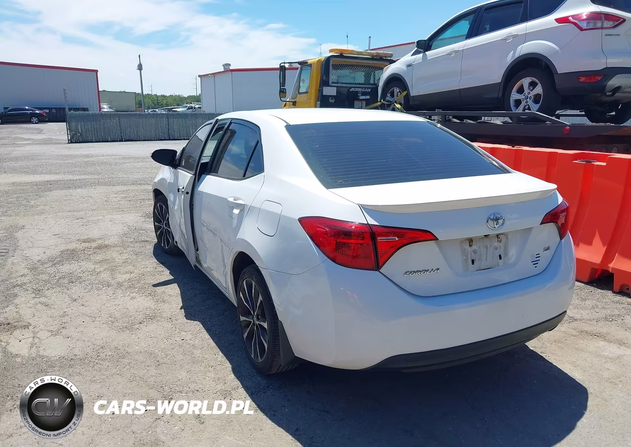 2017 Toyota Corolla Se VIN:2T1BURHE5HC842285 - 3