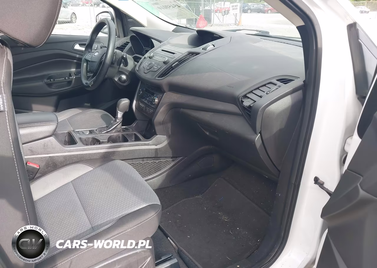 2017 Ford Escape Se VIN:1FMCU0GD9HUA69327 - 5