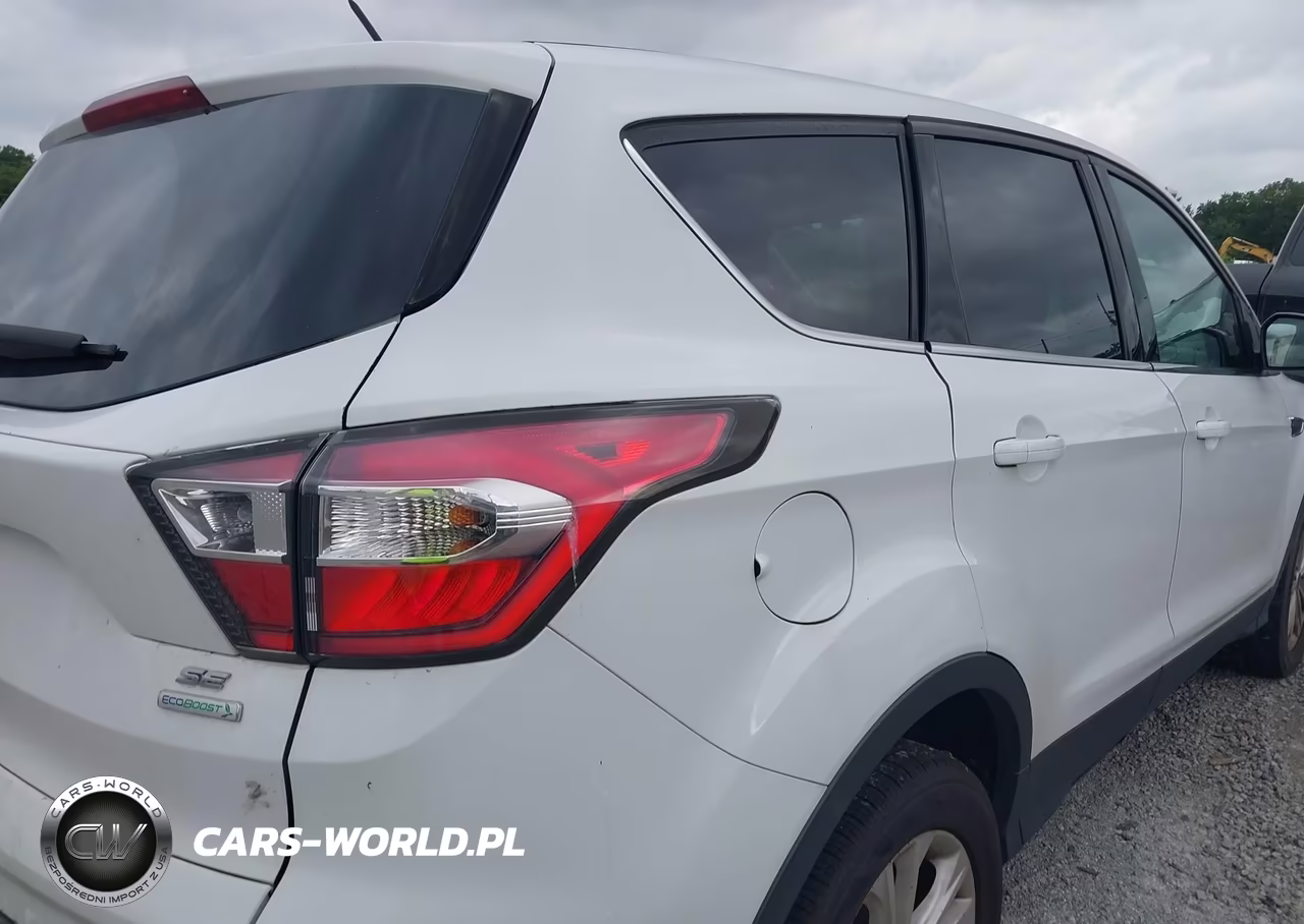 2017 Ford Escape Se VIN:1FMCU0GD9HUA69327 - 6