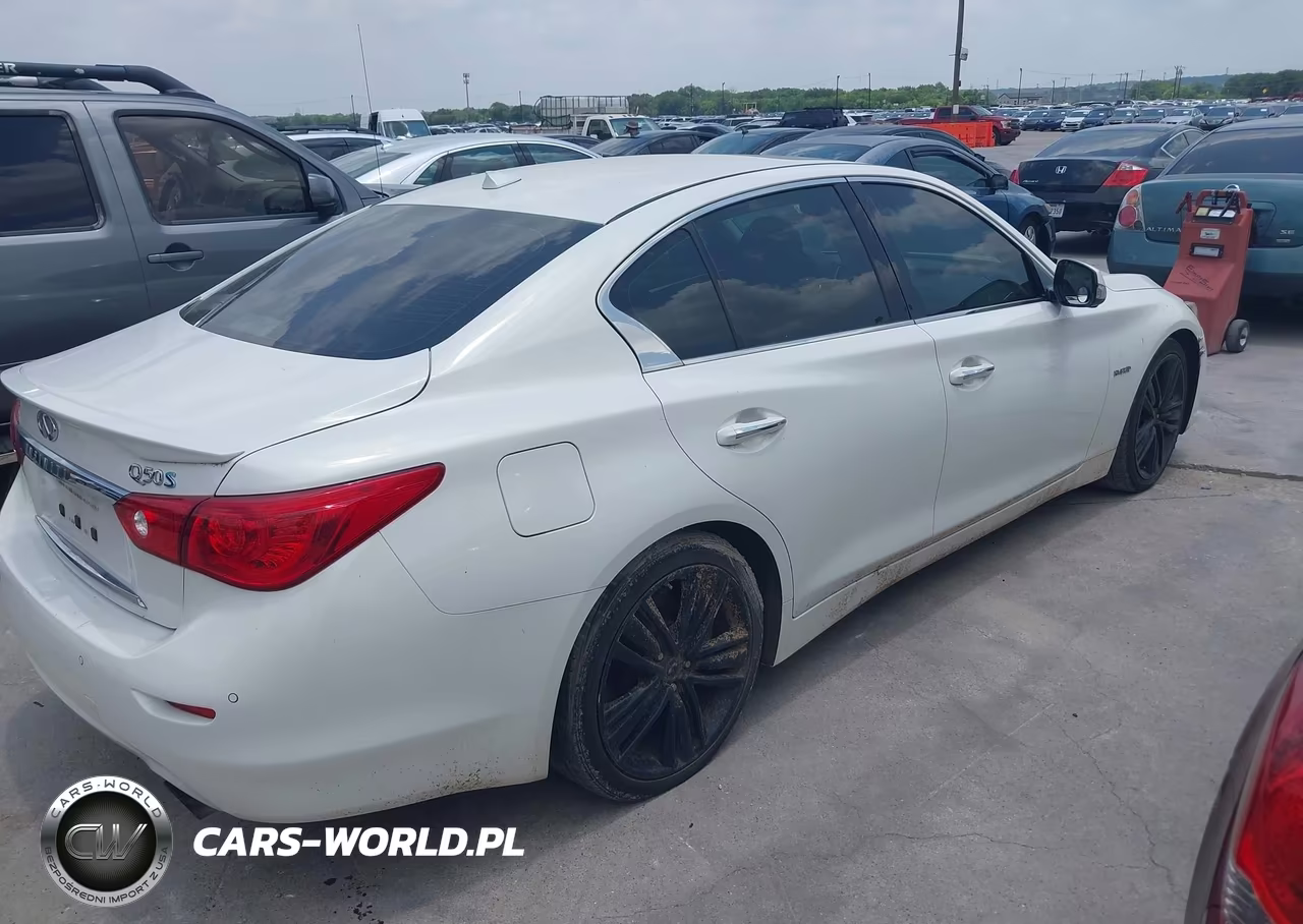 2015 Infiniti Q50 Hybrid Sport VIN:JN1AV7AP9FM790087 - 4
