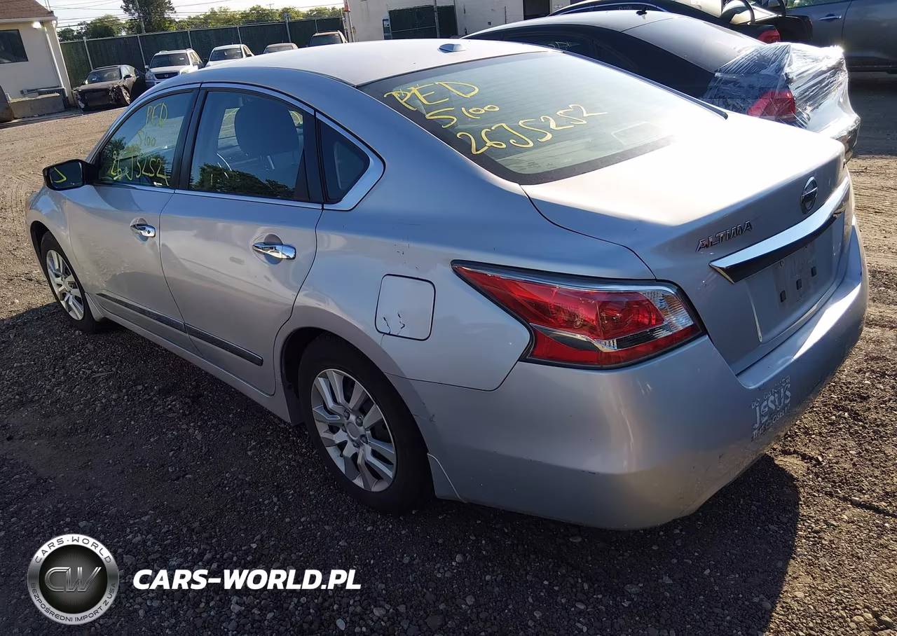 2015 Nissan Altima 2.5 S VIN:1N4AL3AP2FN326327 - 3