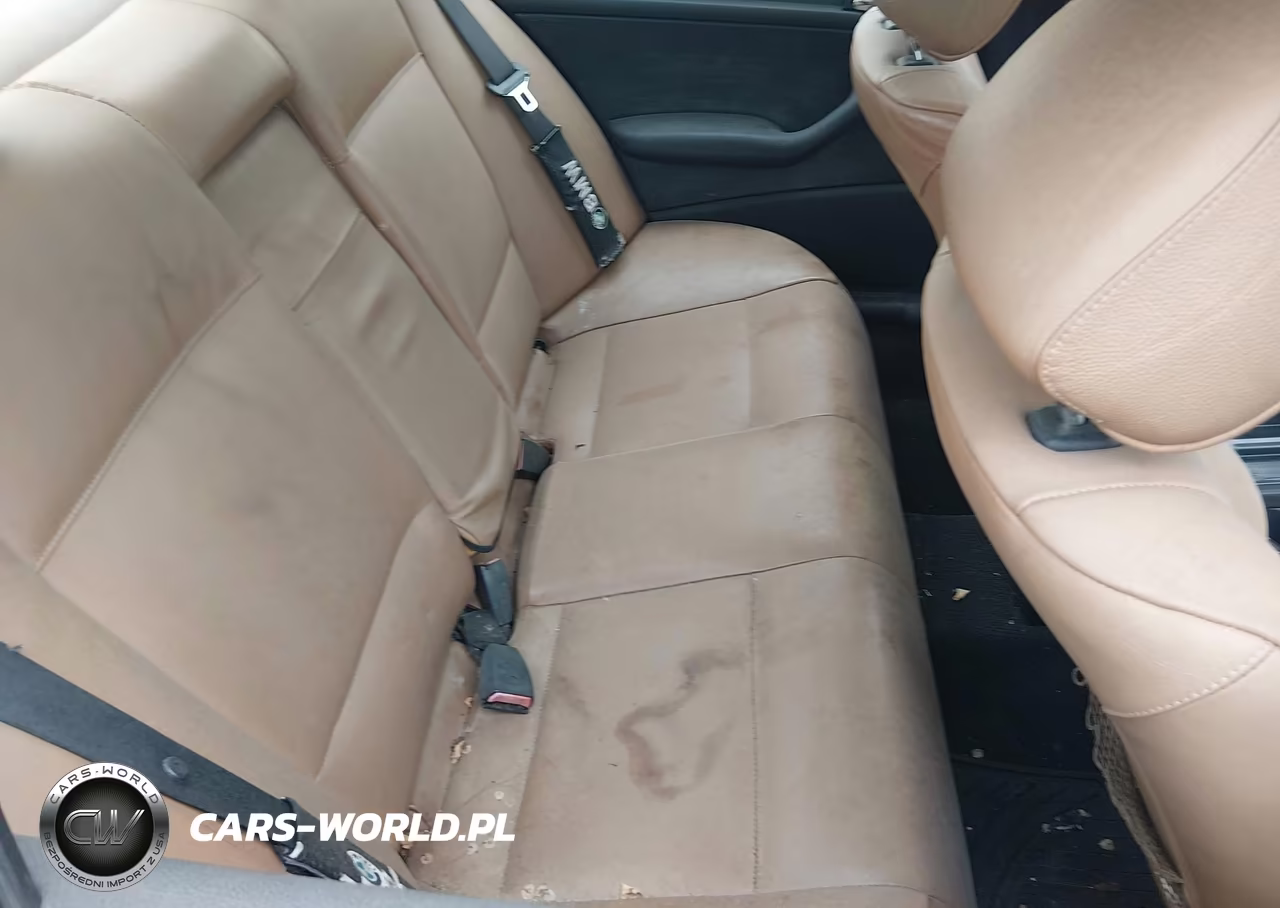 2001 BMW 325I VIN:WBAAV33441FV02415 - 8