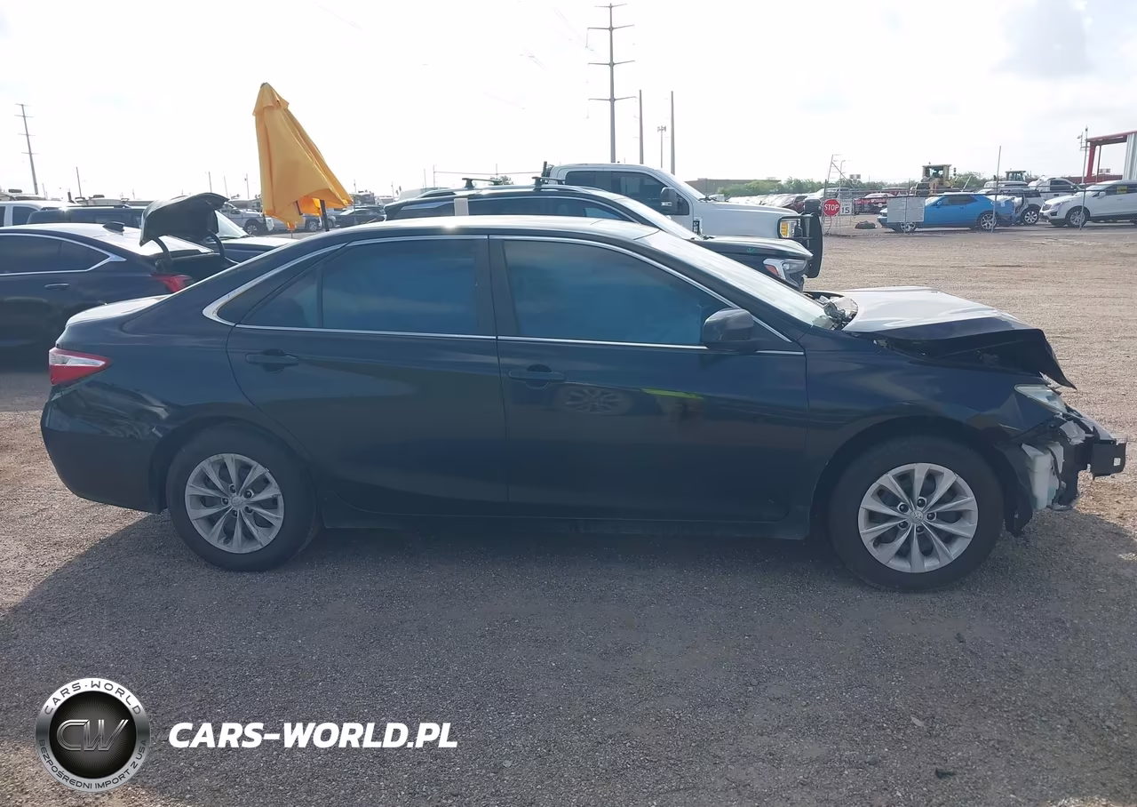 2017 Toyota Camry Le VIN:4T1BF1FK6HU347760 - 14